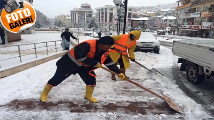 EREĞLİ BELEDİYESİNİN KARLA MÜCADELESİ DEVAM EDİYOR