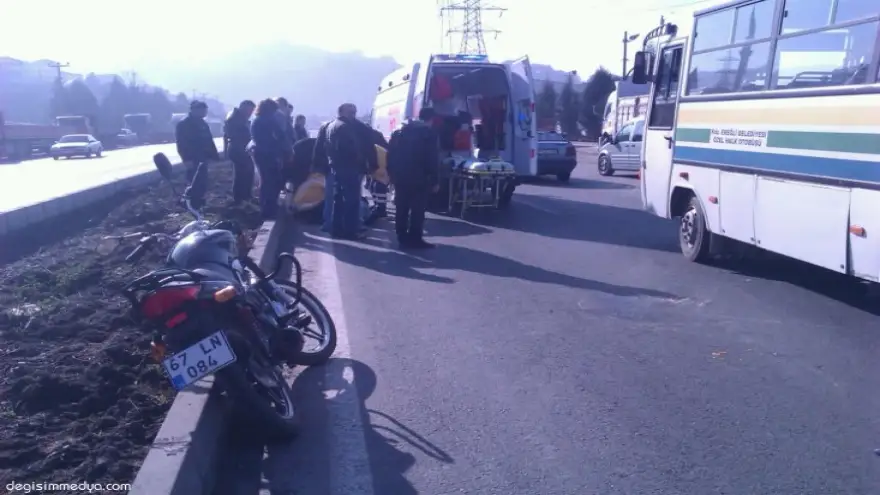 TIR İLE MOTOSİKLET ÇARPIŞTI:1 YARALI