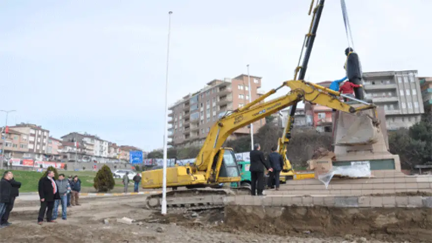 ATATÜRK ANITI  YENİDEN DÜZENLENECEK