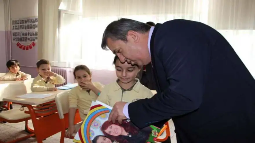 EREĞLİ'DE 34 BİN ÖĞRENCİ KARNE HEYECANI YAŞADI