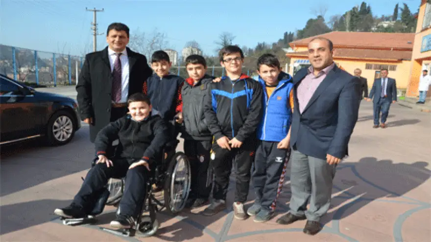 KÜÇÜK EMİRHANDAN ŞAHİNİ DUYGULANDIRAN KARŞILAMA