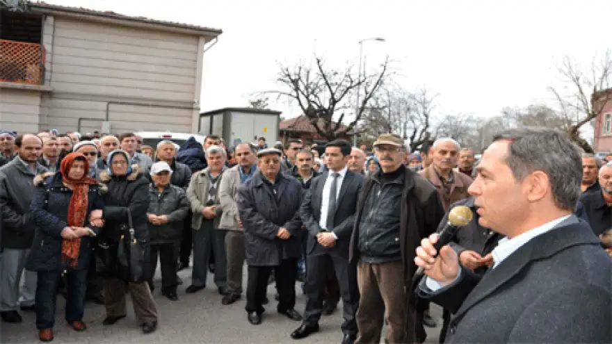 UMRE YOLCULARINI UĞURLADI, BAŞSAĞLIĞI DİLEDİ