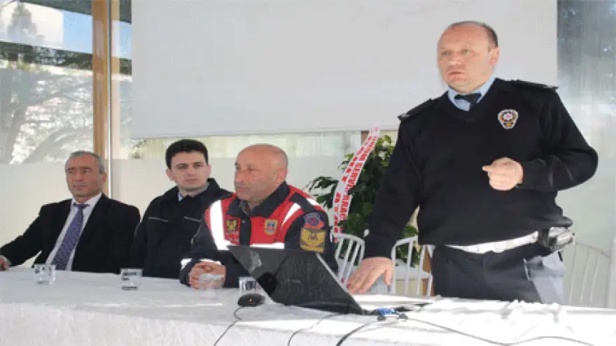 TİCARİ ARAÇ SÜRÜCÜLERİNE VE SAHİPLERİNE EĞİTİM VERİLDİ