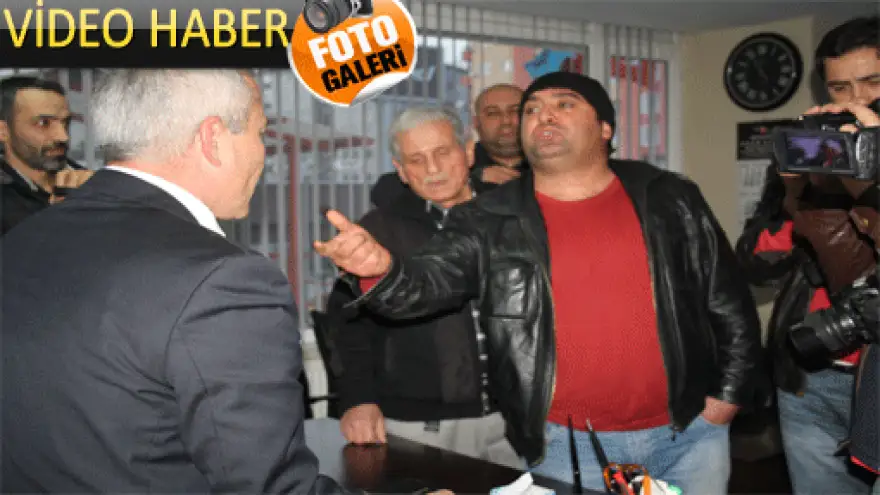 ŞÖFÖRLER ODASINDA OLAY,TAKSİCİLER ODA'YI BASTI