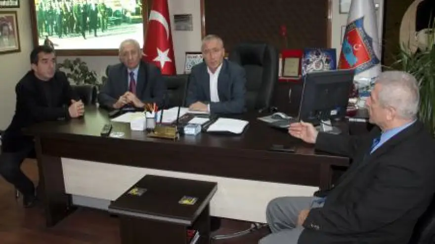 CİVELEK:"HAMUR DA AÇARIM ÇAY SERVİSİ DE YAPARIM"