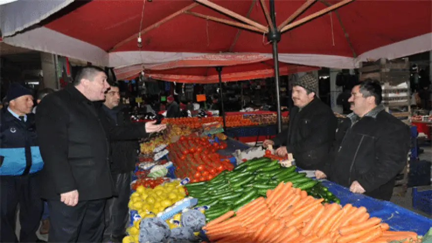 TEKİN, PAZARCILARI BİLGİLENDİRDİ