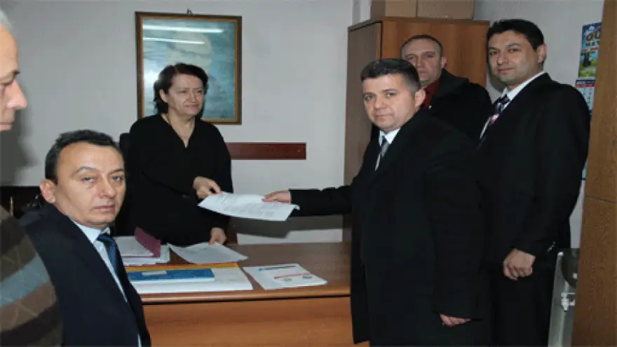 KARADON ŞUBE YENİ YÖNETİM MAZBATALARINI ALDILAR