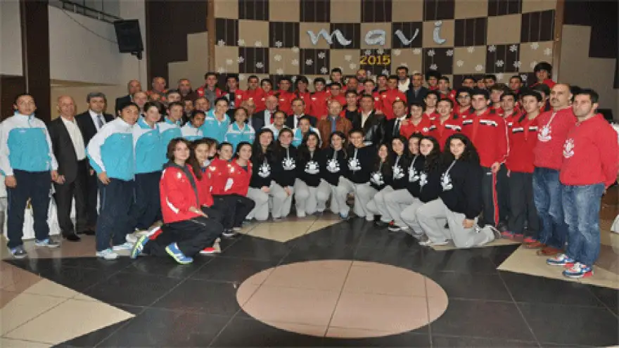 ŞAMPİYONLAR GECEDE BULUŞTU