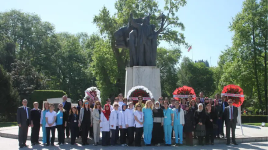 HEMŞİRELER GÜNLERİNİ KUTLADILAR