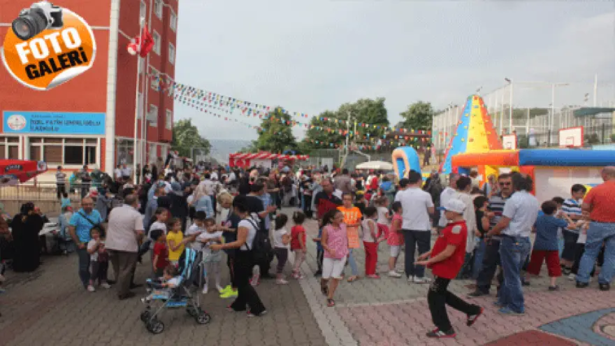 Ereğli Fatih Kolejinde Yılsonu Karne Şenliği